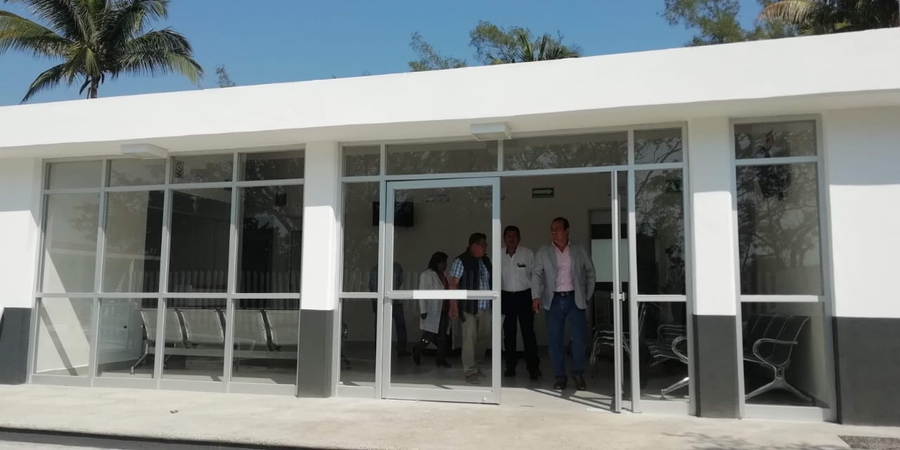 Inauguran Centro de Salud en Barra de Cazones