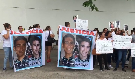 Protestan familiares y amistades de Mario Olivo para exigir justicia