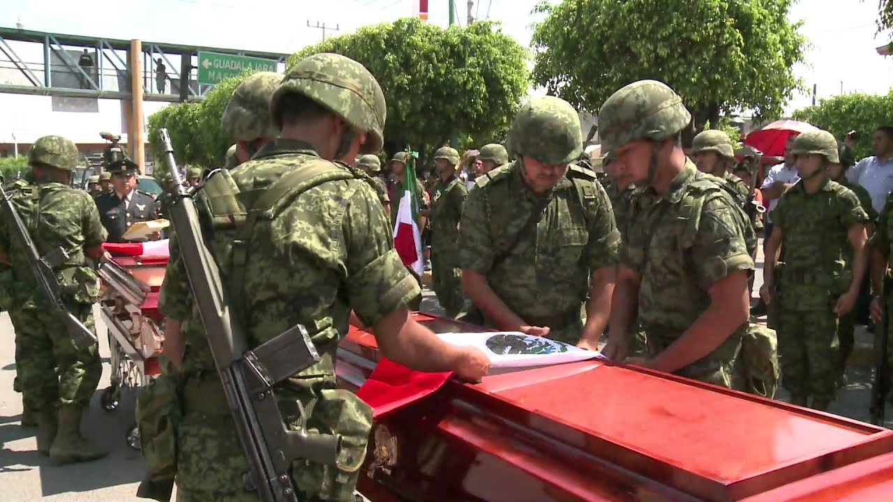 Militares reclaman justicia por la muerte de sus compañeros