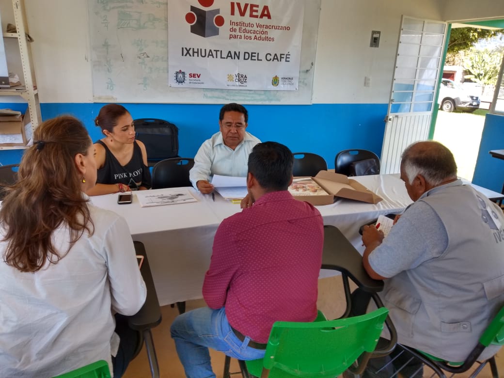 Buscan reducir índices de analfabetismo en Ixhuatlán del Café