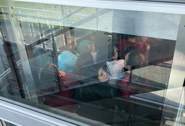 Se quedan atrapadas trece mujeres en un elevador en la Expo Tampico