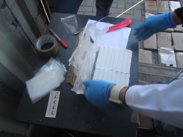 Aseguran cargamento de droga en Lázaro Cárdenas, Michoacán