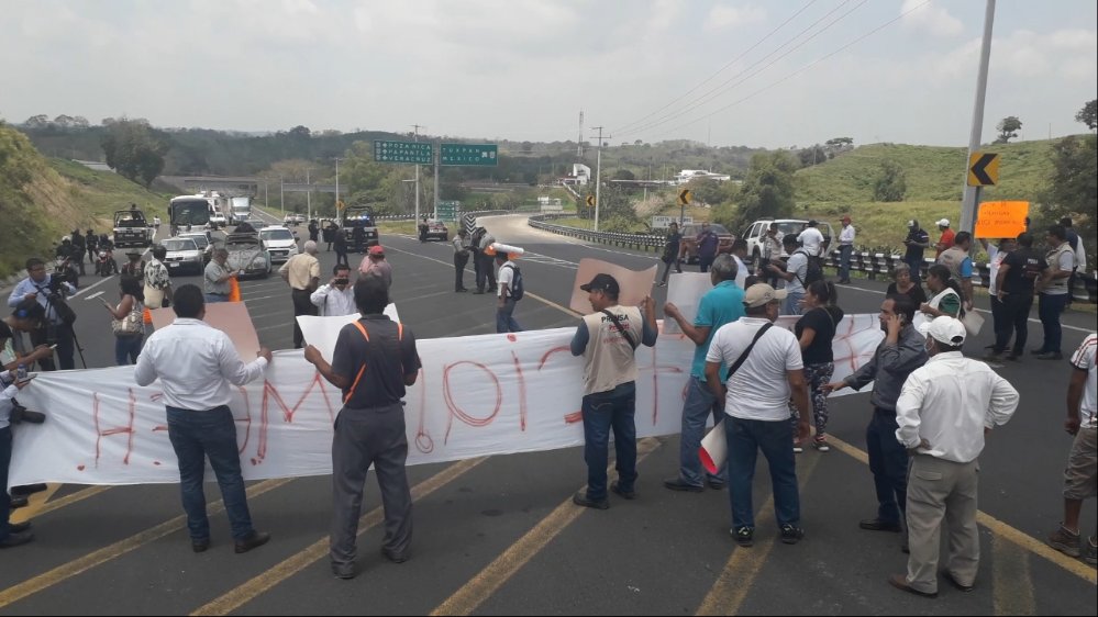 Periodistas protestan por el asesinato de María Elena Ferral, en Papantla