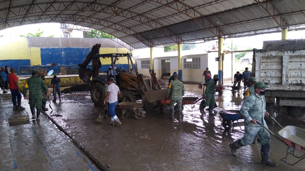 Restablecen comunicación en municipios serranos afectados por lluvias