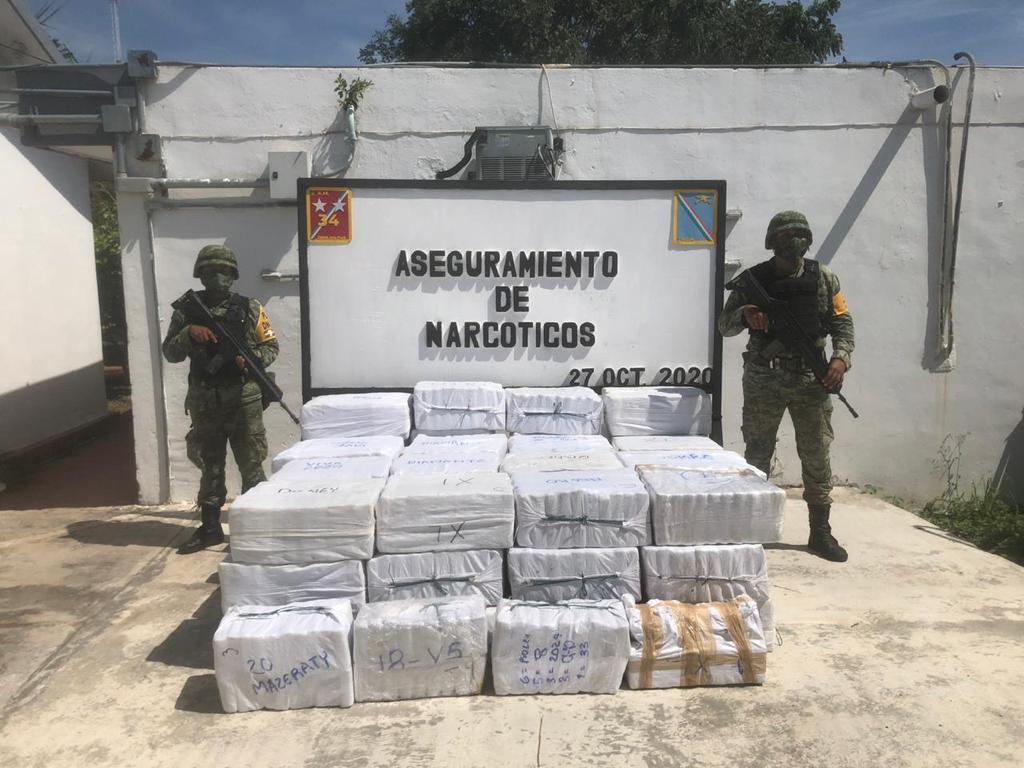 Ejército y Fuerza Aérea Mexicana asegura aeronave y cocaína en el estado de Quintana Roo
