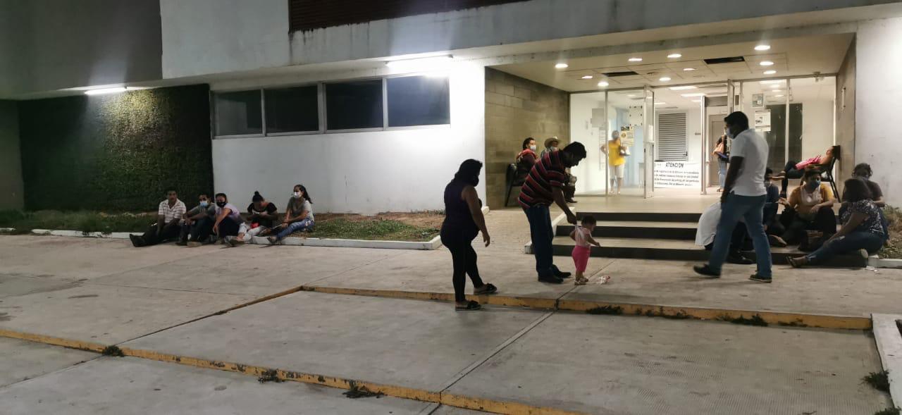 Tras matanza en Las Choapas, Policía Ministerial irrumpe y se lleva a doce hombres