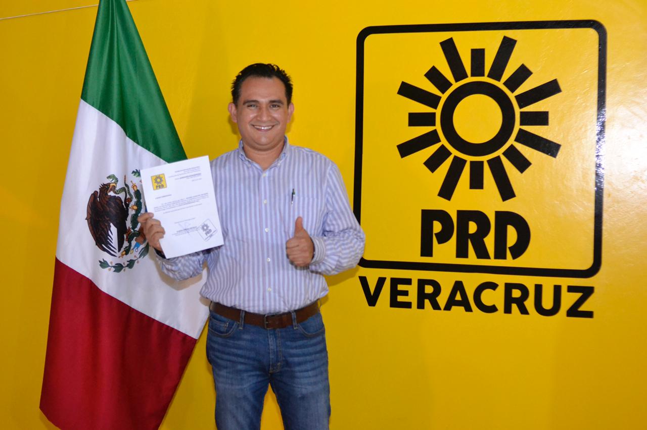 PRD nombra candidato a Lalo Velázquez, en Poza Rica