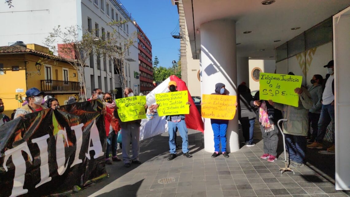 Exigen liquidación y castigo ex policías de la Intermunicipal