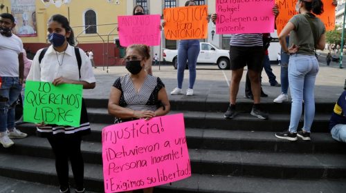 Protestan en Xalapa por detención de estudiante