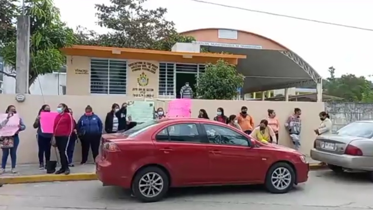 Primarias de Tihuatlán sin maestros