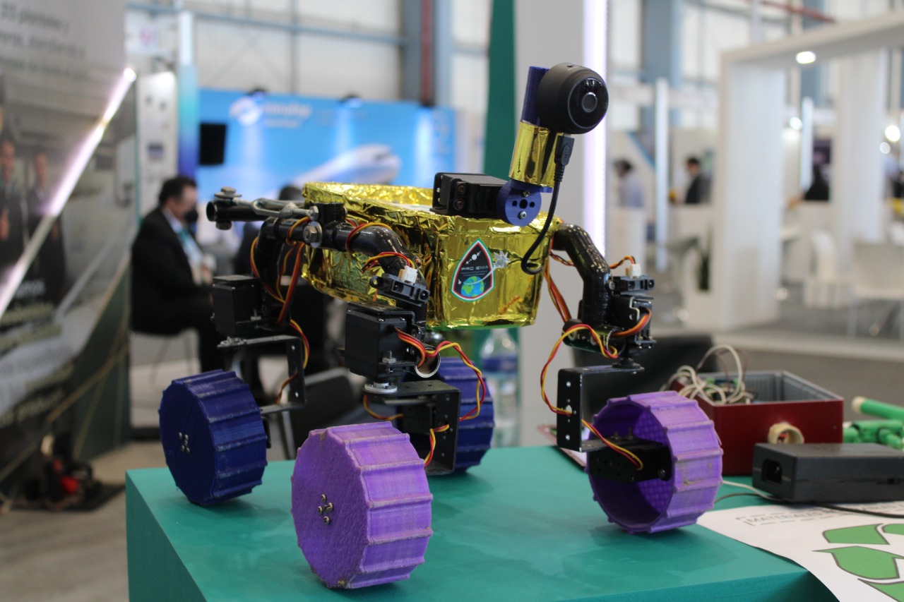 Conalep Poza Rica analizará viabilidad de extraer recursos de la superficie de la Luna