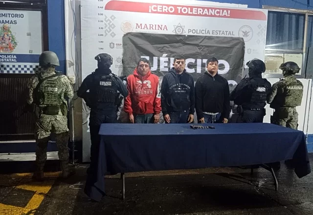 Ejército Mexicano asegura drogas, armas y detiene a tres civiles en Poza Rica
