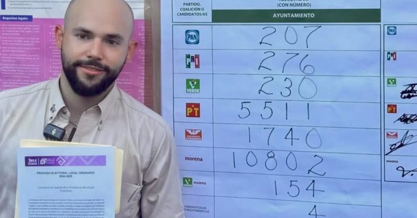 Jorge Alanís recibe constancia de mayoría en histórica elección municipal en Coatzintla