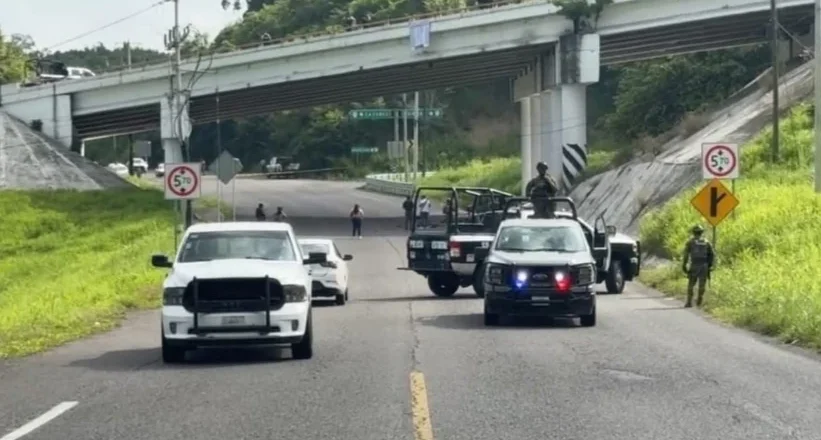 Hallan restos humanos sobre carretera Poza Rica–Cazones