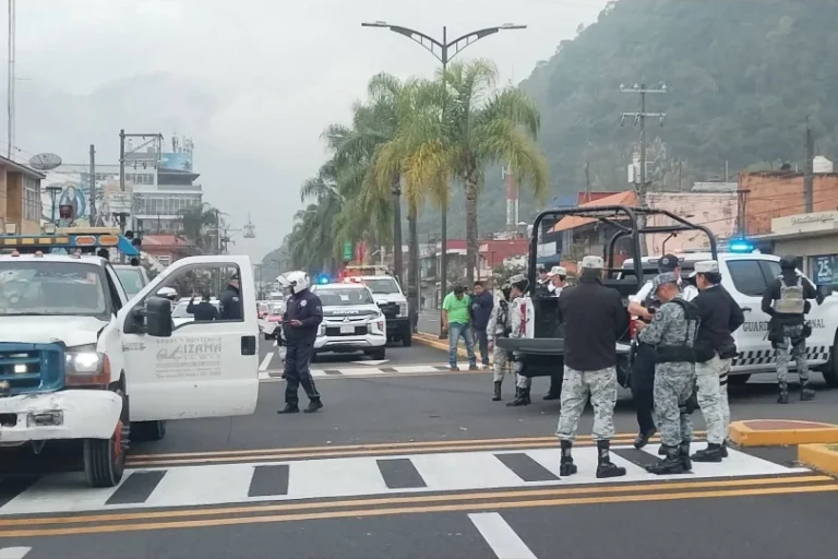 Tres oficiales de la Guardia Nacional resultan lesionados en accidente en el centro de Orizaba